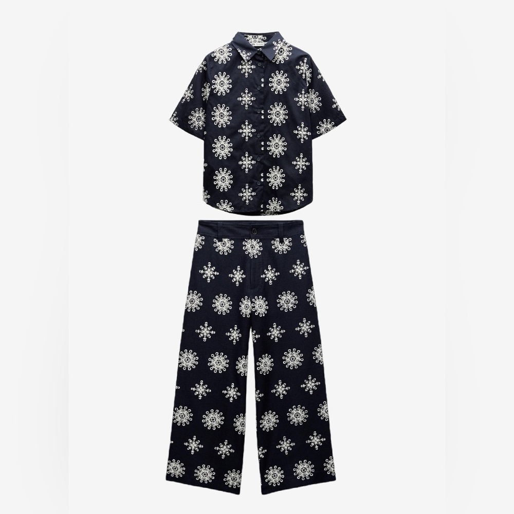 Zara Navy and White Patterned Top